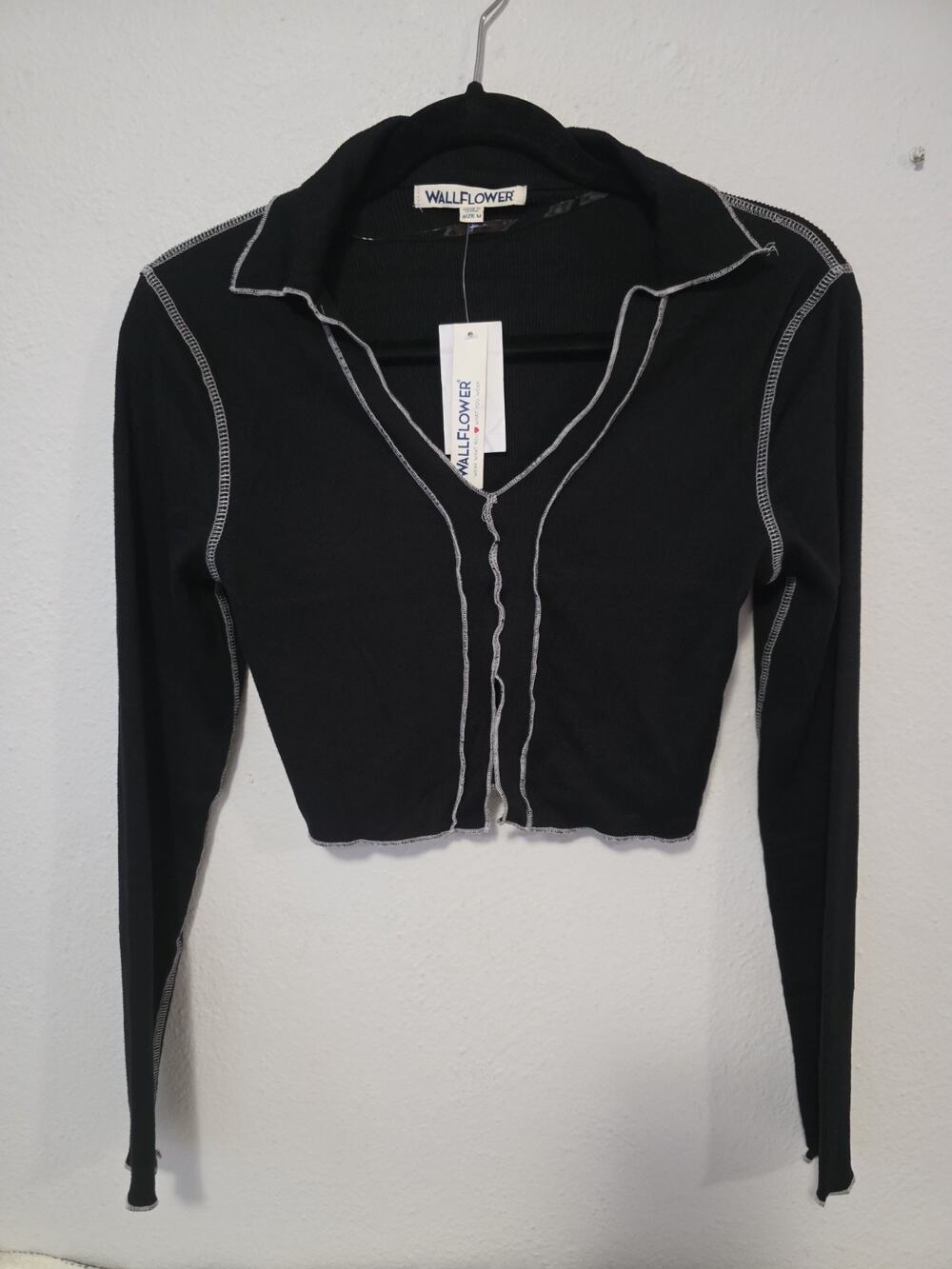Wallflower Black Night Contrast Stitch Crop Top Blouse V-Neck Long Sleeve Size M